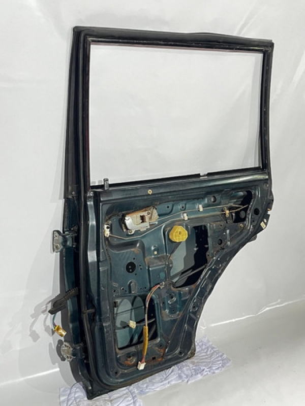 Porta Traseira Direita Mitsubishi Pajero Gls 2000 2001 2002.