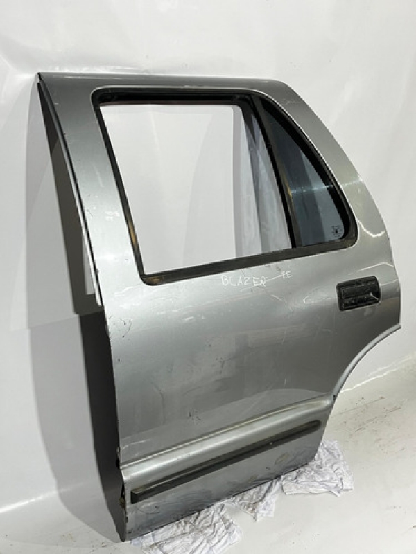 Porta Traseira Esquerda Gm Chevrolet Blazer 1998 1999 2000.