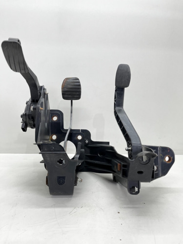 Pedal Acelerador Freio Embreagem Renault Master 2.3 2020 021