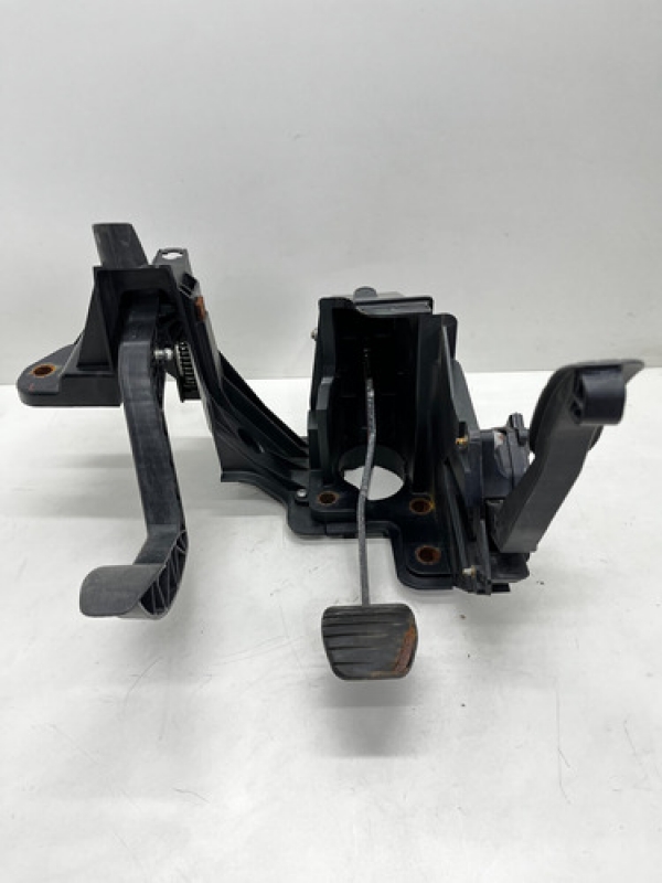 Pedal Acelerador Freio Embreagem Renault Master 2.3 2020 021