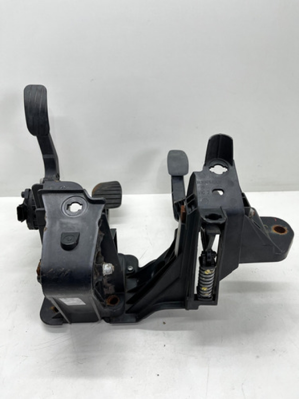 Pedal Acelerador Freio Embreagem Renault Master 2.3 2020 021