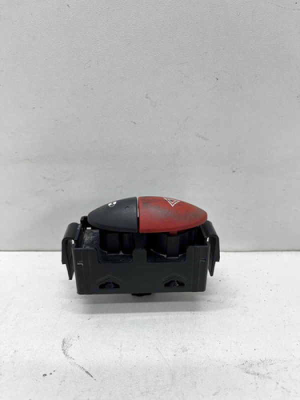 Botão Interruptor Pisca Alerta Renault Master 2.3 2019 2020.