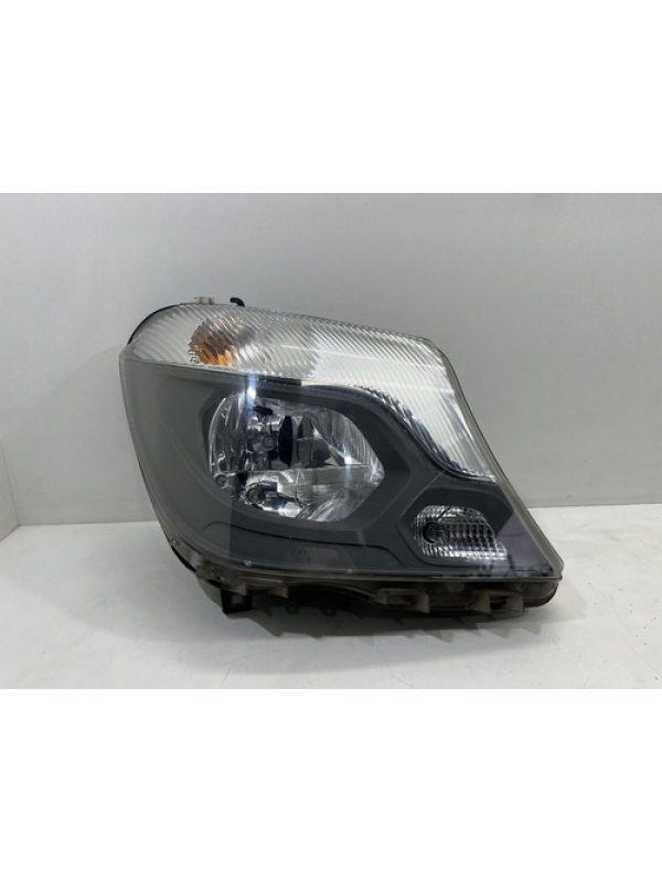 Farol Direito Mb Sprinter 415 5152017 2019 Detalhes.