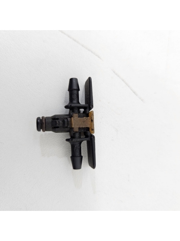 Conector Retorno Bicos Volkswagen Amarok V6 2015 2016 2017.