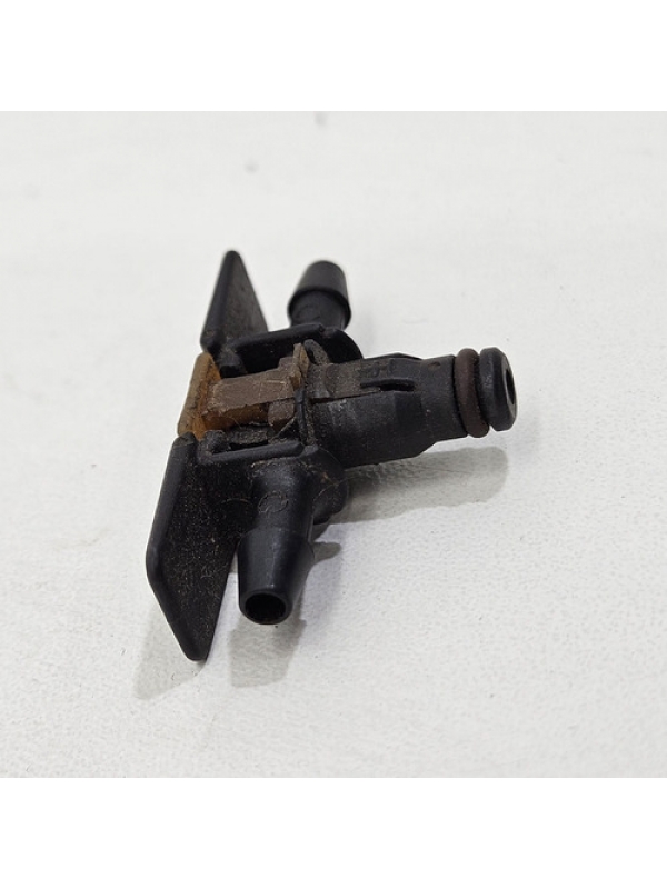 Conector De Retorno Bicos Volkswagen Amarok V6 2014 2015 16.