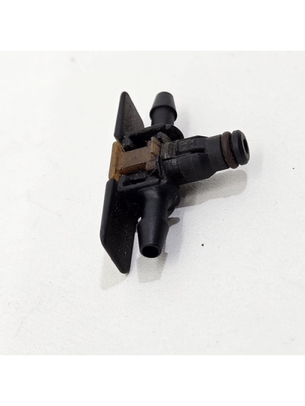 Conector De Retorno Bicos Volkswagen Amarok V6 2014 2015 16.